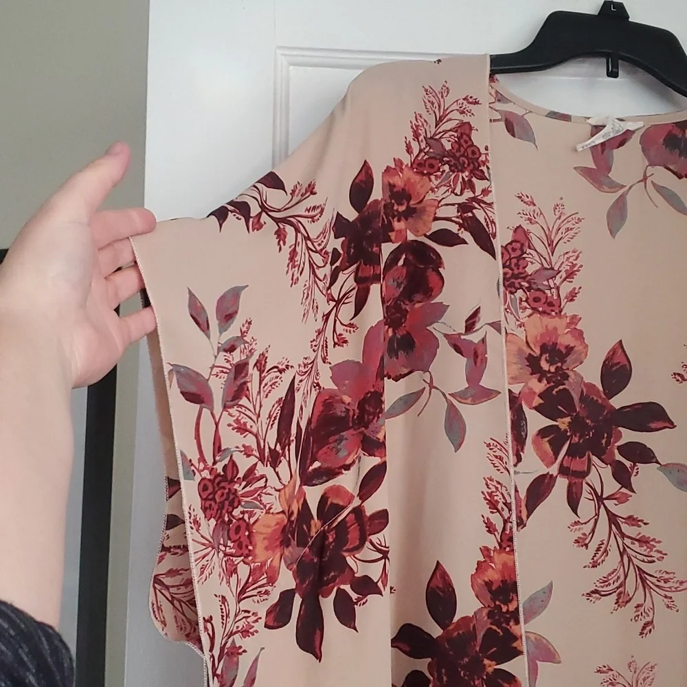 i. JOAH floral kimono style cardigan - Picture 4 of 15